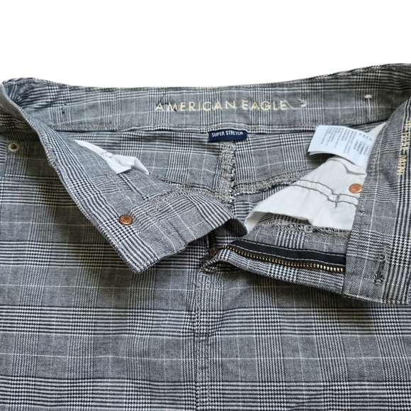 American Eagle Hi Rise Mini Skirt,  Gray Plaid, Size 0 - Picture 2 of 8